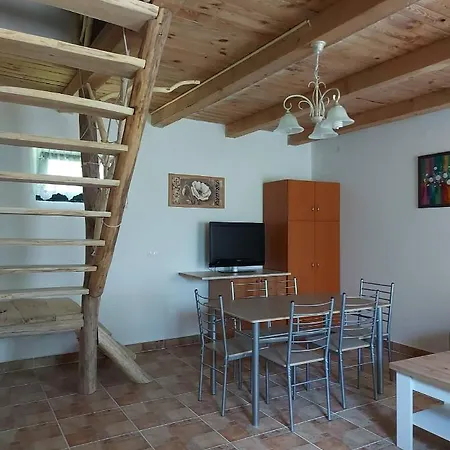 Oliva Verde Apartman דירה